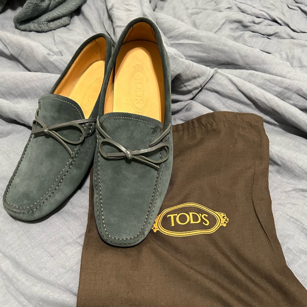 Blue Suede Tod’s Gommino Driving shoes Loafers with bow and original Dust Bag